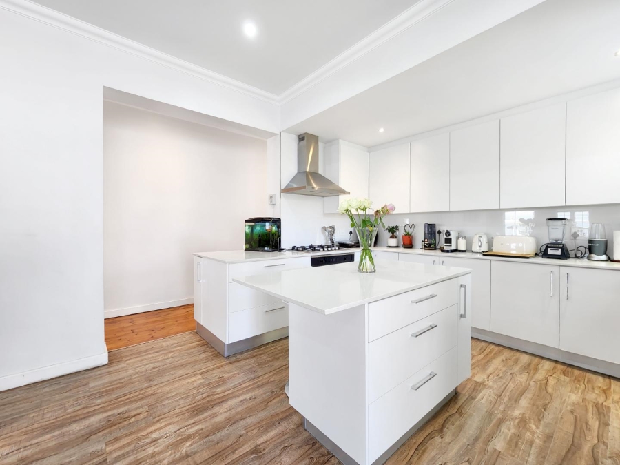 3 Bedroom Property for Sale in Sea Point Western Cape